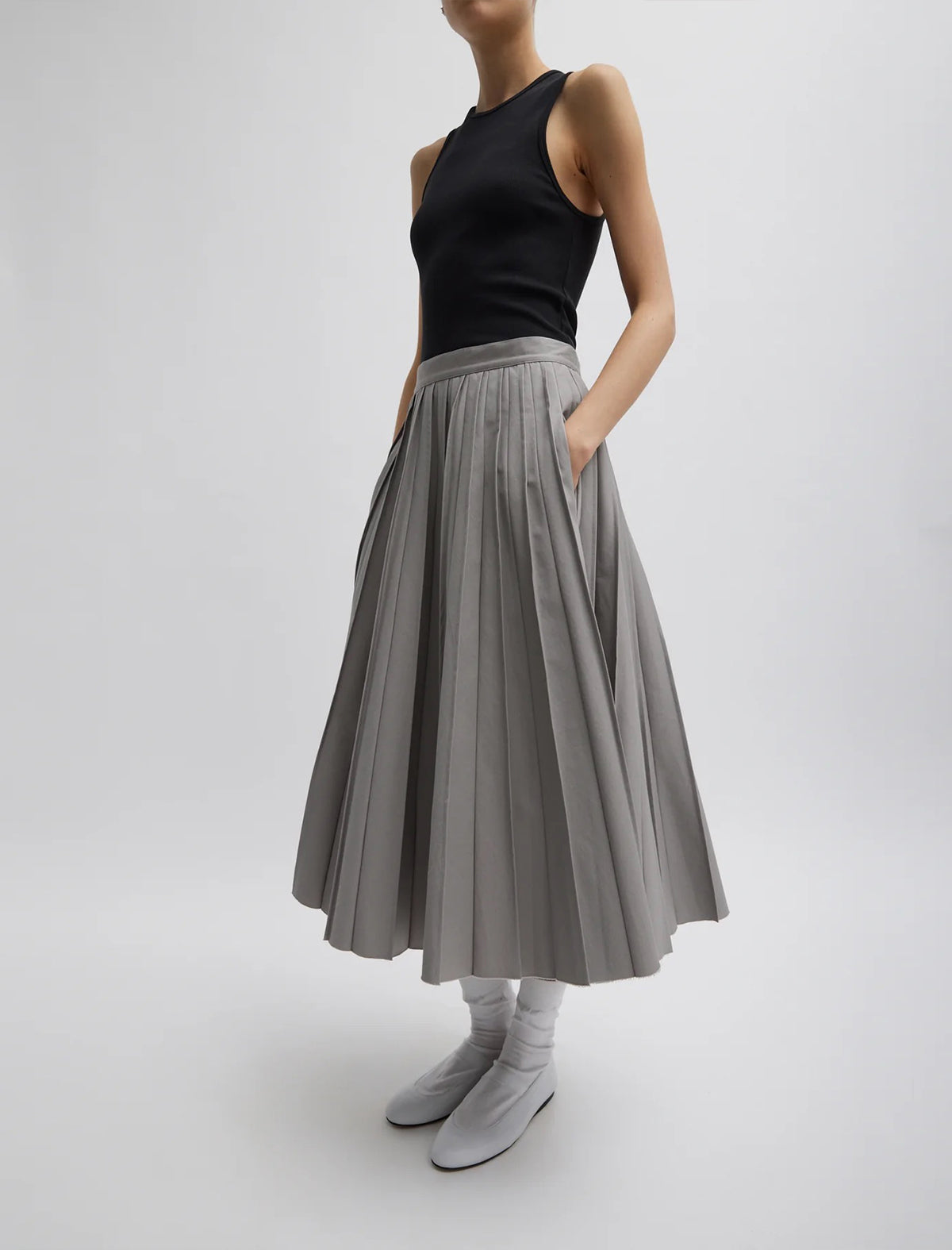 TIBI Oliver Cotton Stretch Tricotine Pintucked Skirt In Grey Moon