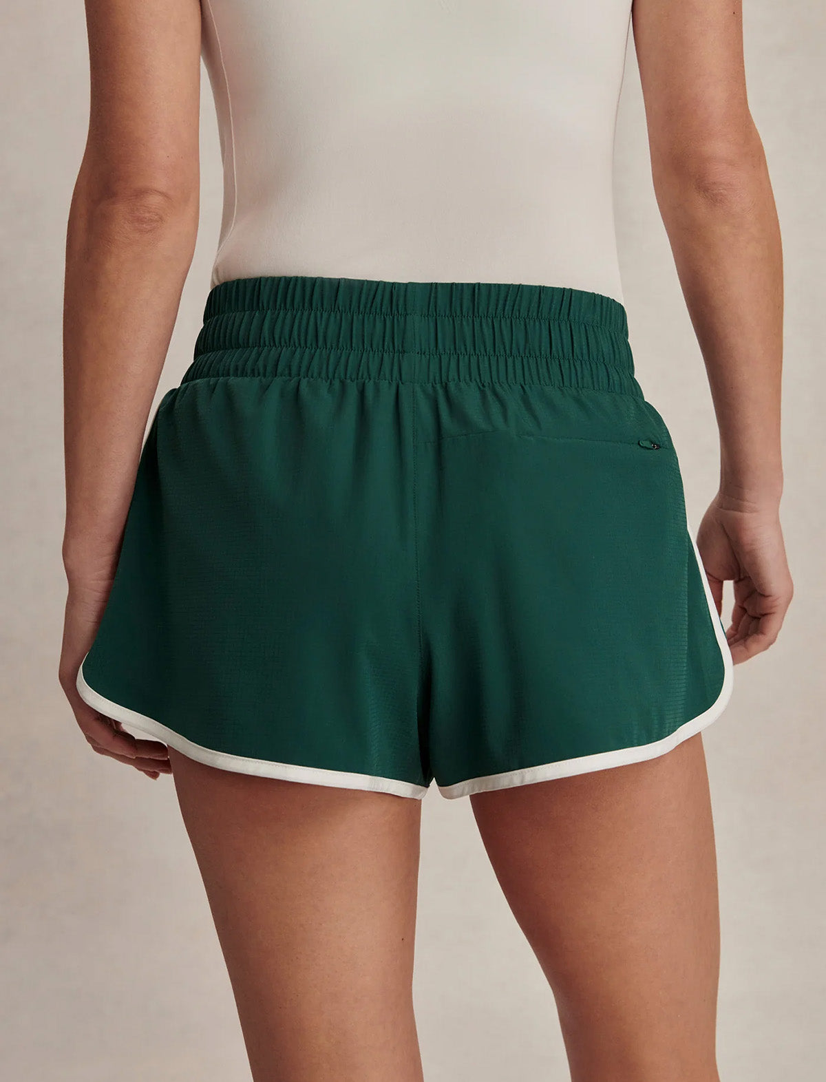 VARLEY Arlington Running Short 2" in Forest