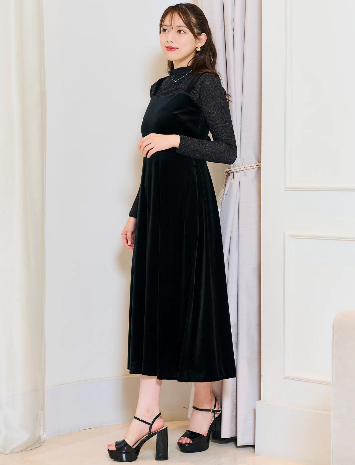 RICORD Back Ribbon Velour Dress in Black