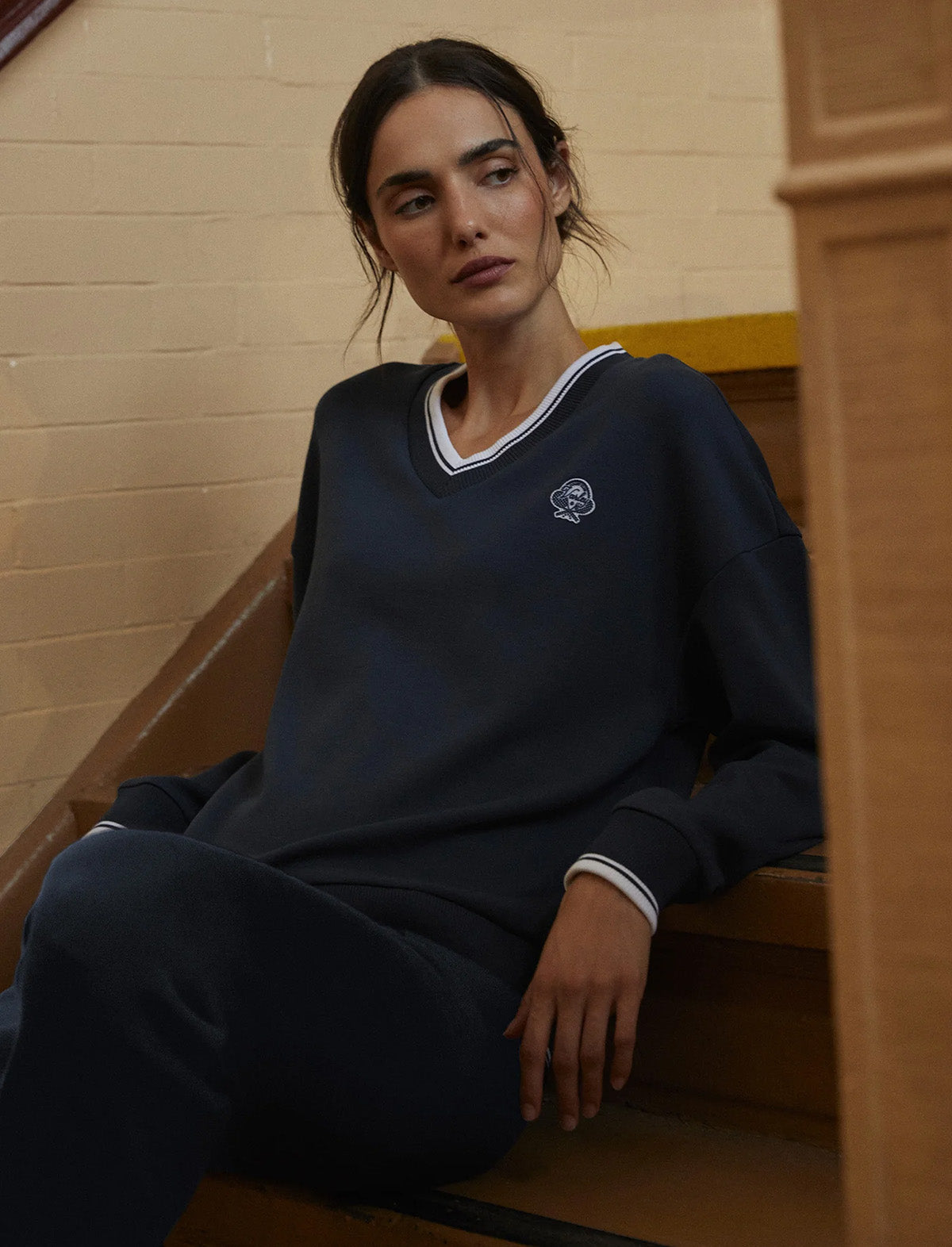 VARLEY Iona V-Neck Sweat in Navy