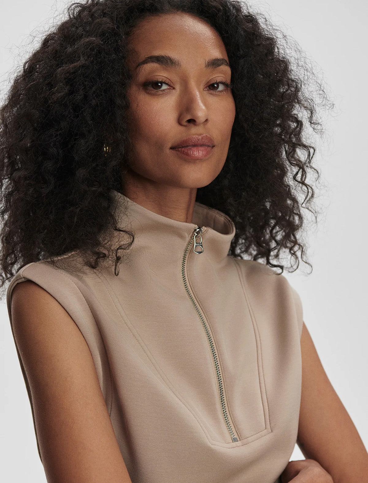 VARLEY Magnolia 2.0 Half-Zip Tank in Light Taupe