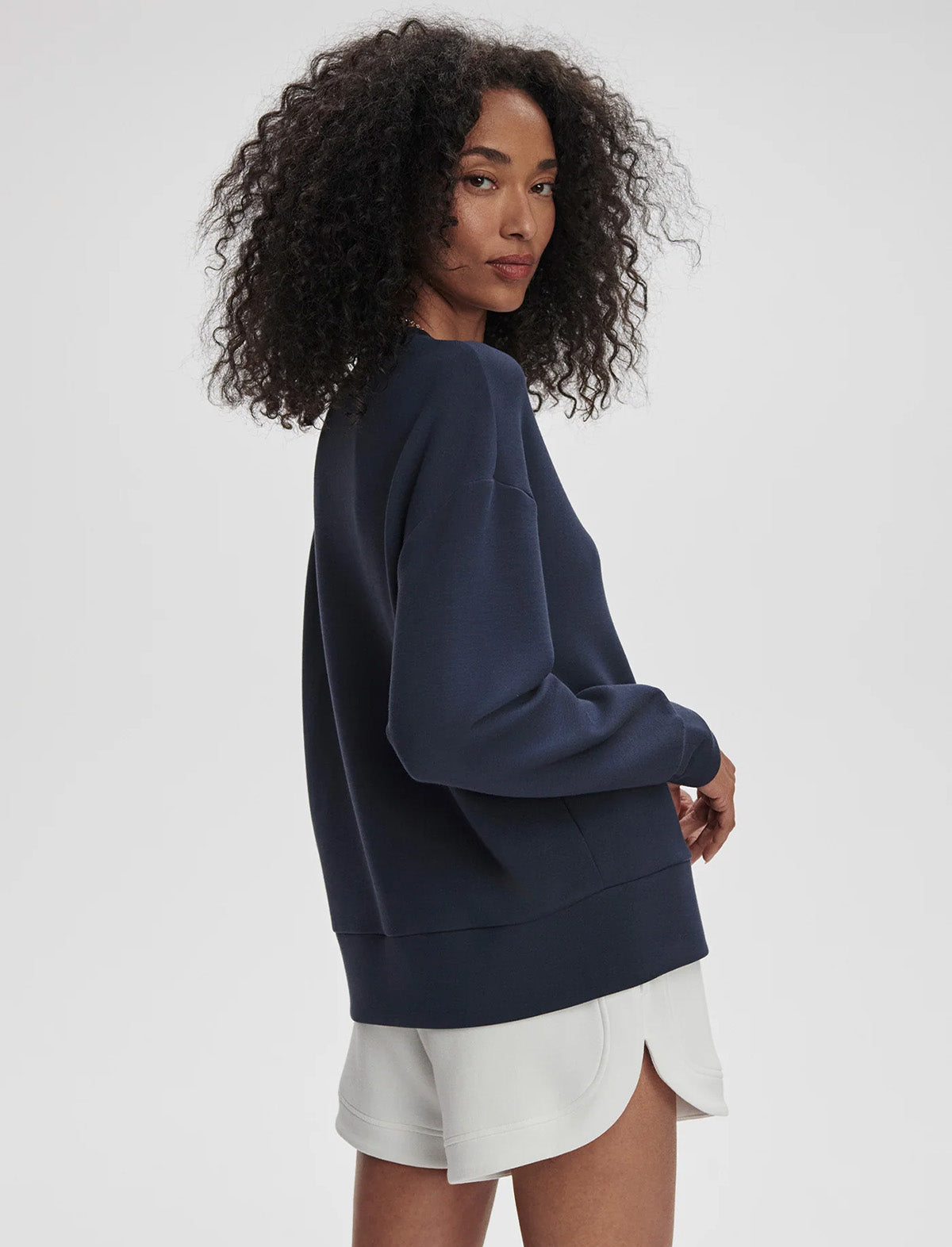 VARLEY Rasco Namesake Sweat in Navy/White