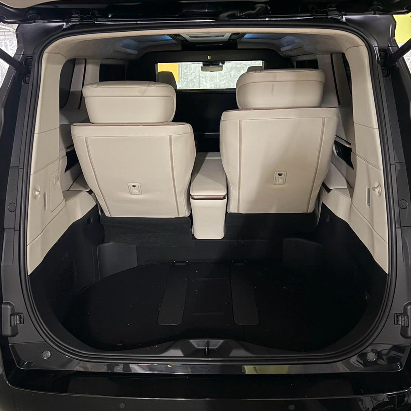 TOYOTA LEXUS LM500H EXECUTIVE BLACK