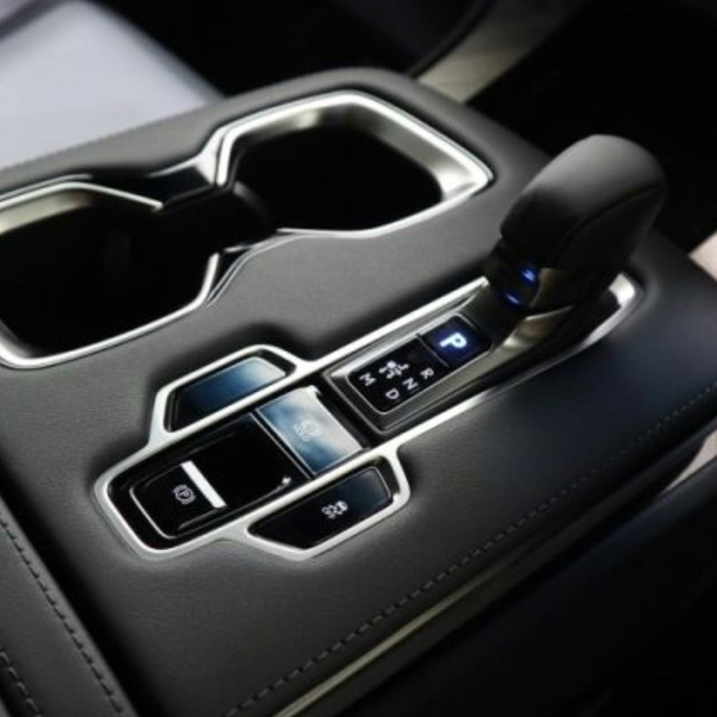 TOYOTA LEXUS LM500H EXECUTIVE BLACK