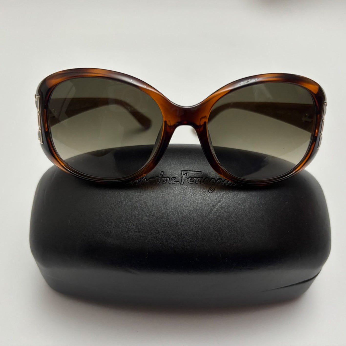 SALVATORE FERRAGAMO BROWN GRADIENT BUTTERFLY SUNGLASSES