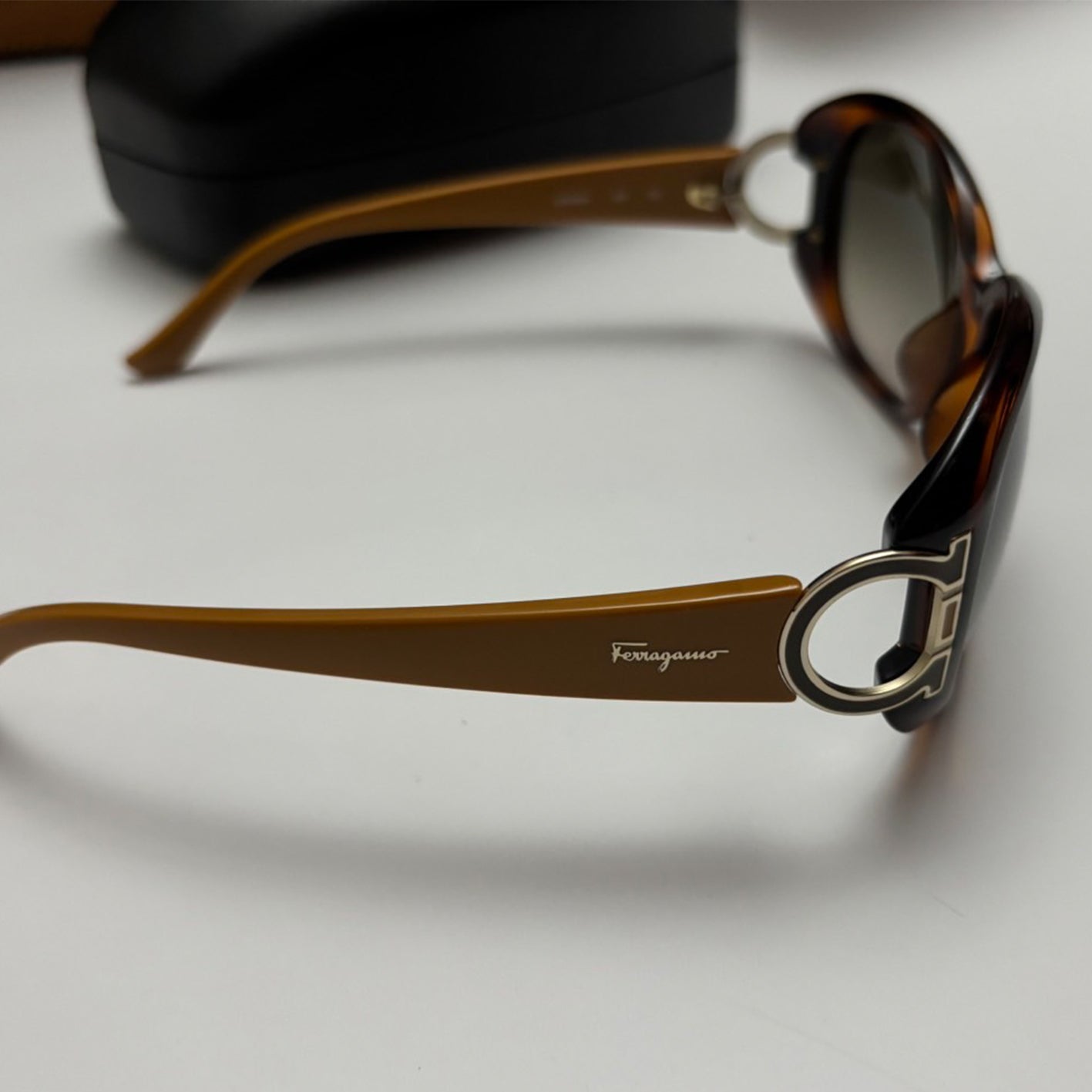 SALVATORE FERRAGAMO BROWN GRADIENT BUTTERFLY SUNGLASSES