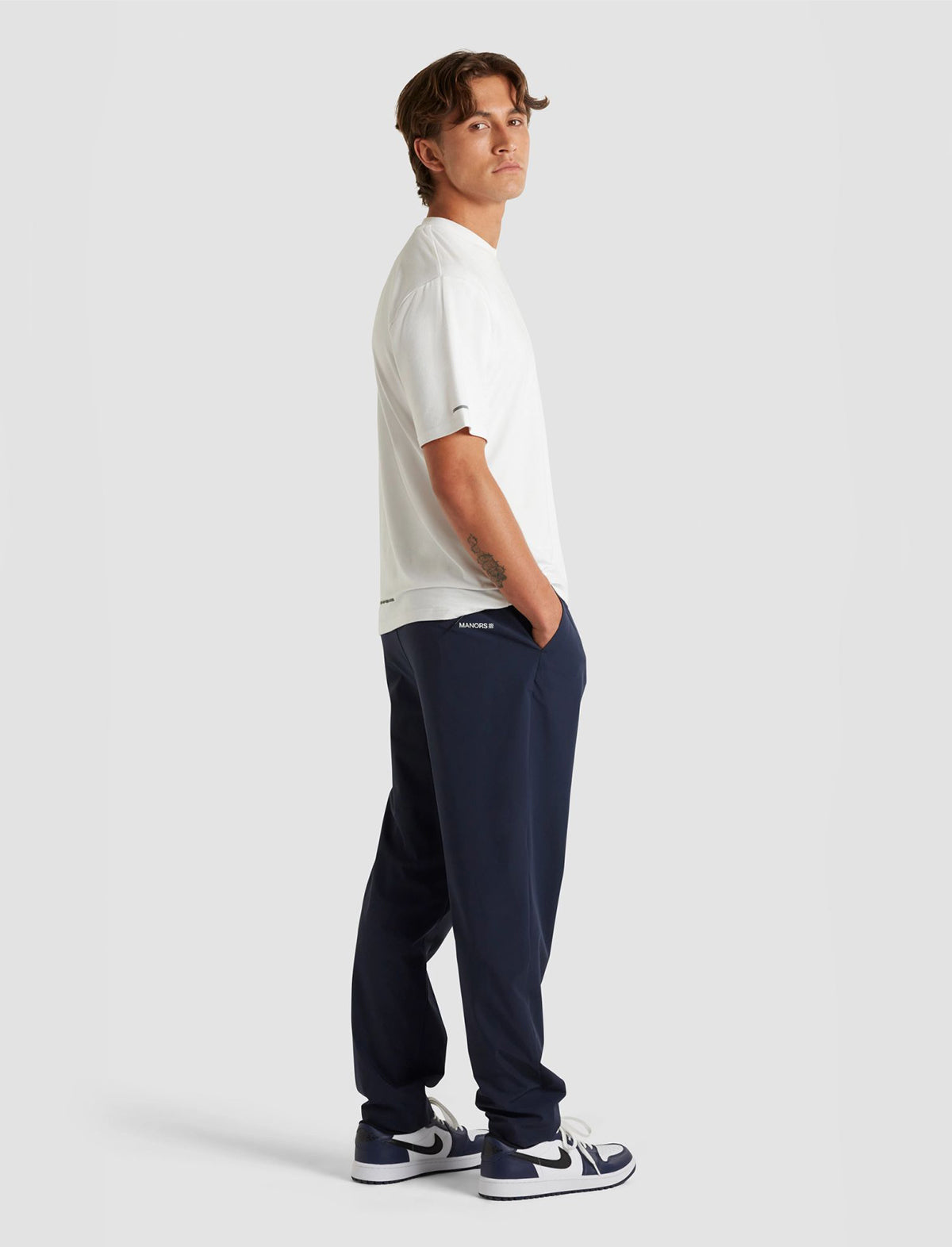 MANORS GOLF The Course Trouser in Navy