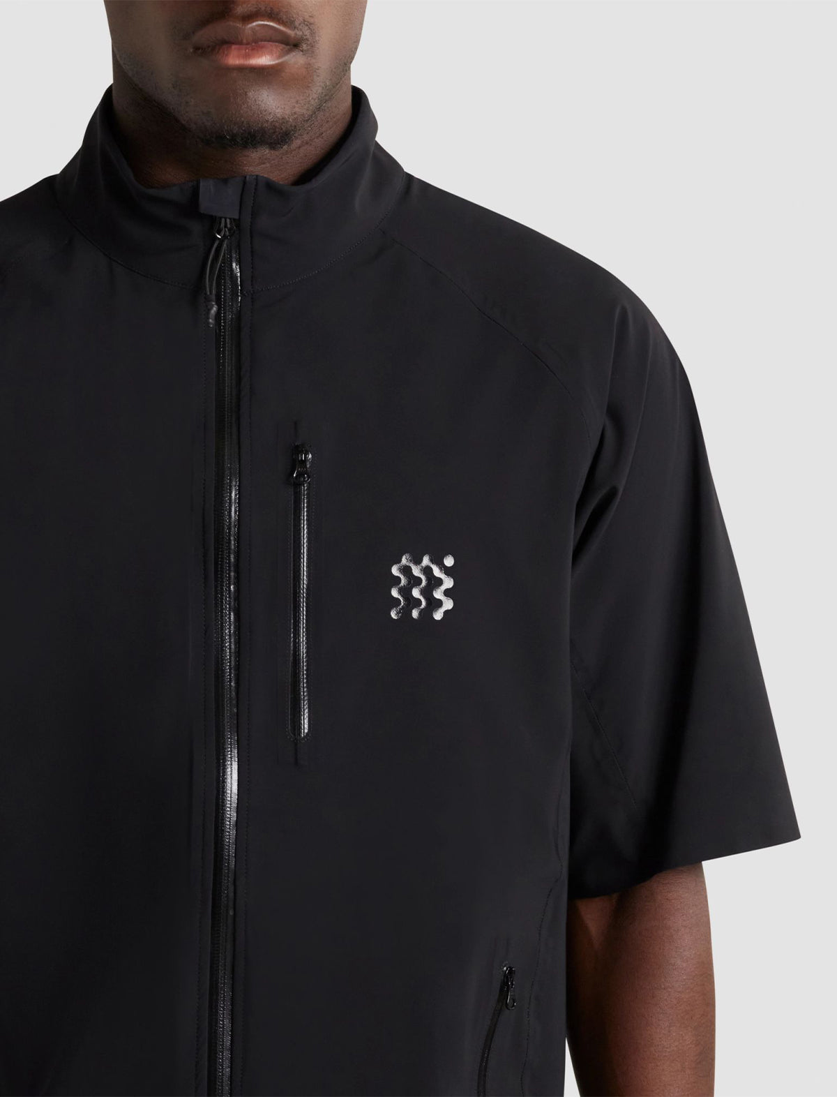 MANORS GOLF 2.5L Breathable Waterproof Shirt in Black