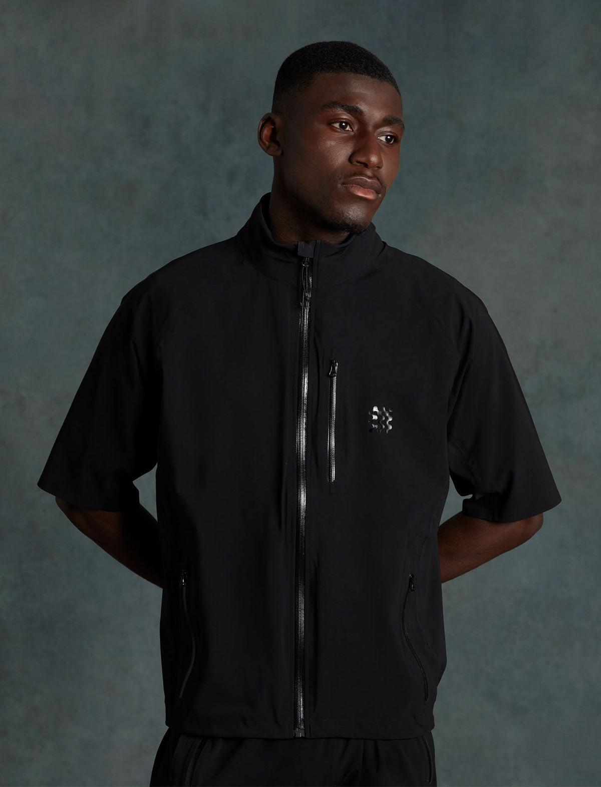 MANORS GOLF 2.5L Breathable Waterproof Shirt in Black