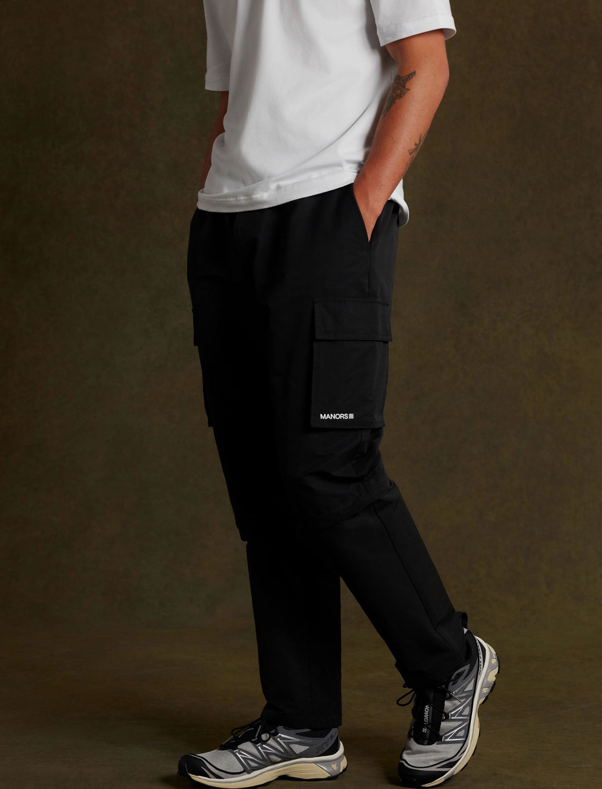 MANORS GOLF Zip Off Tech-Plus Four Pants in Black
