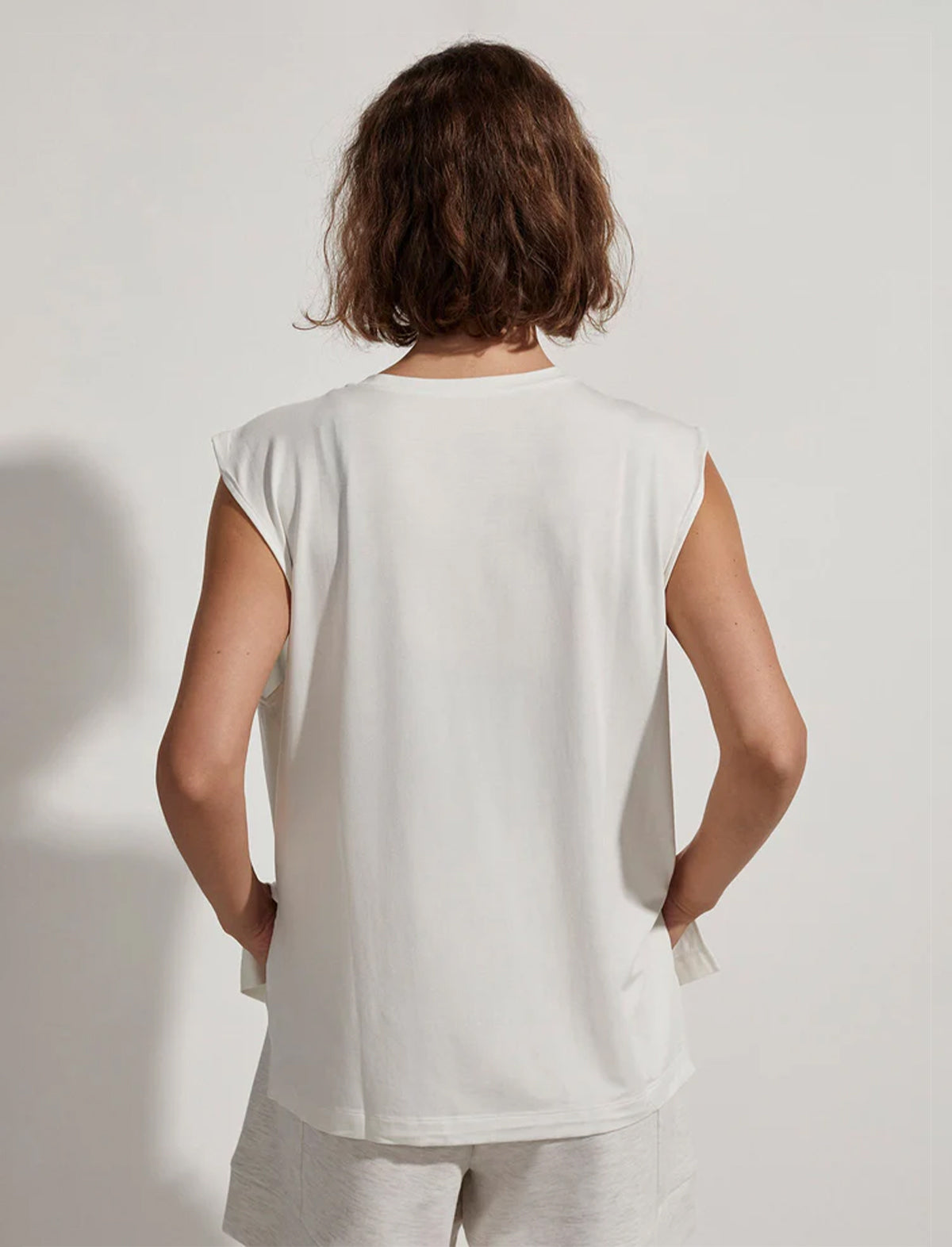 VARLEY Calgary Boxy Tank in Cloud Dancer