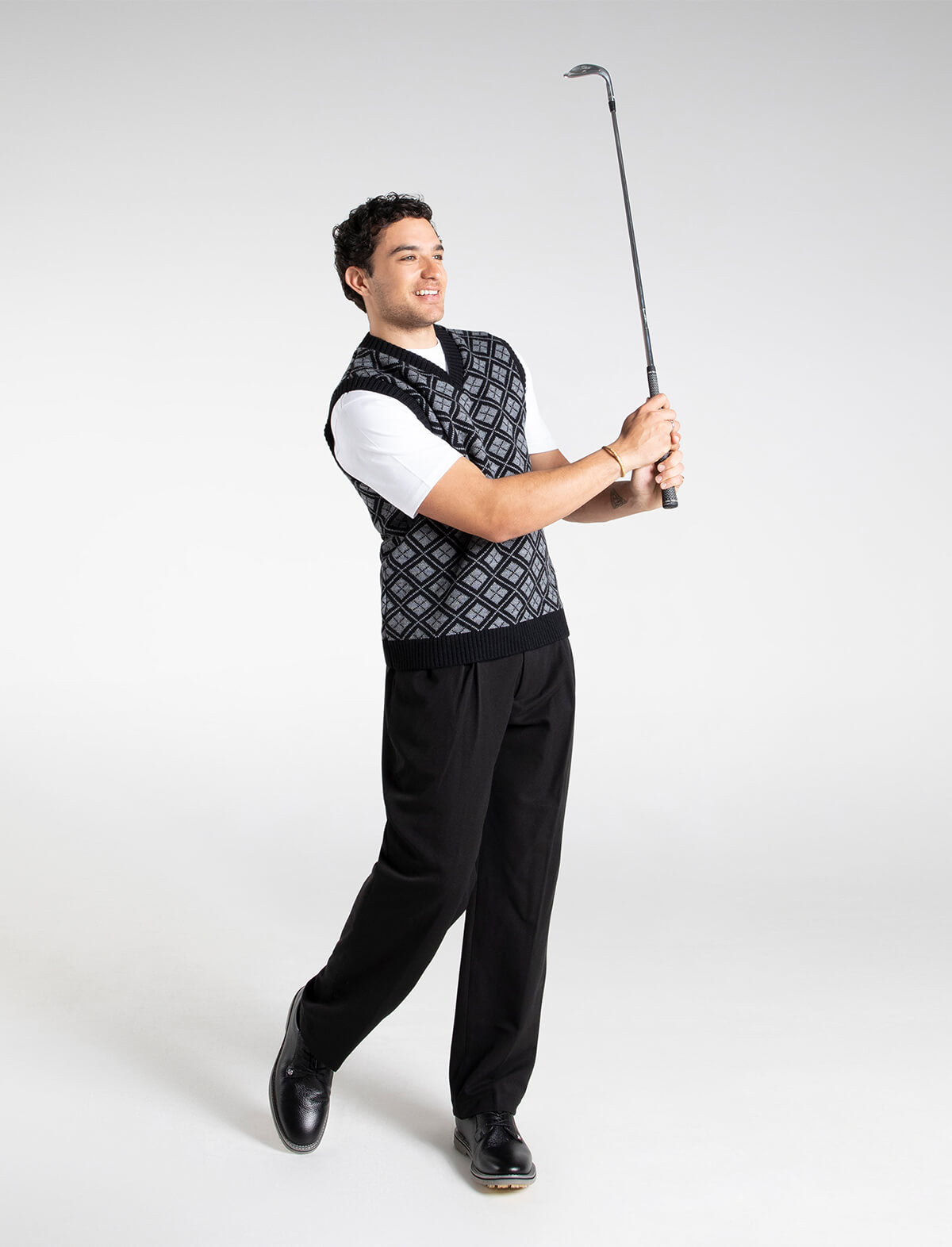 MANORS GOLF Checkered Vest in Black Grey