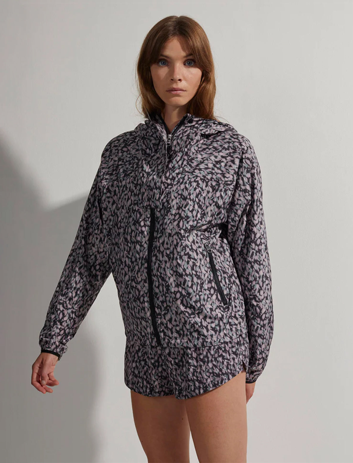 VARLEY Print Terrace Running Jacket in Dark Motion Petal