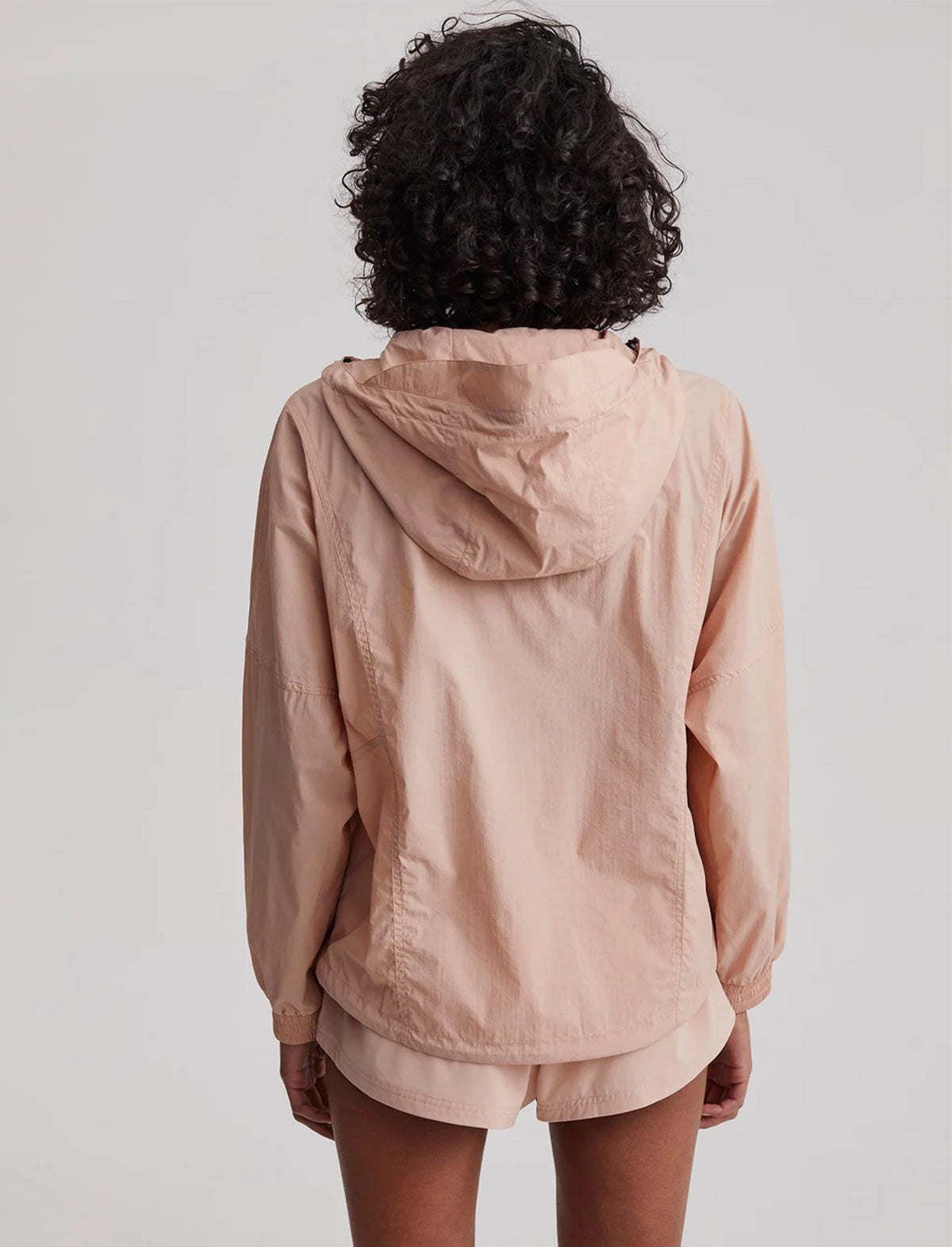 VARLEY Blake Windbreaker In Mahogany Rose