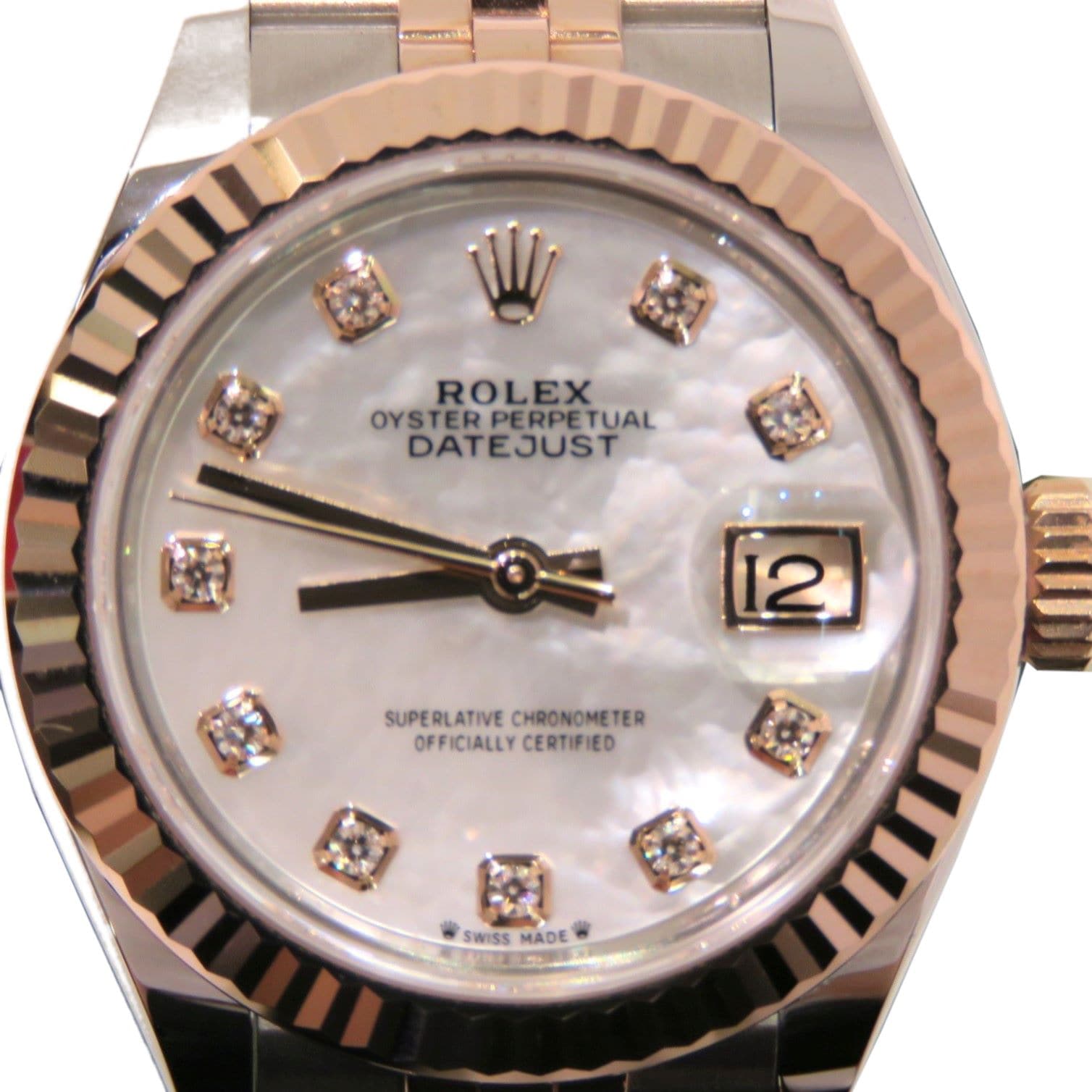 ROLEX LADY-DATEJUST 28 WHITE SHELL 10pcs Diamonds