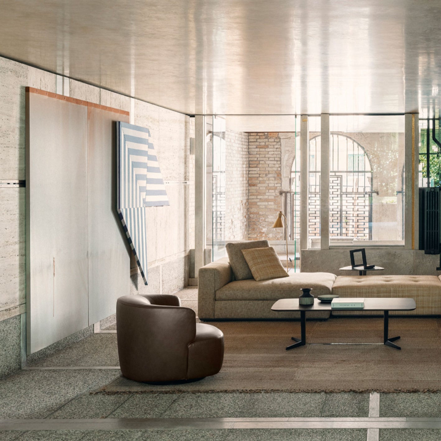 MOLTENI&C ELAIN SWIVEL ARMCHAIR