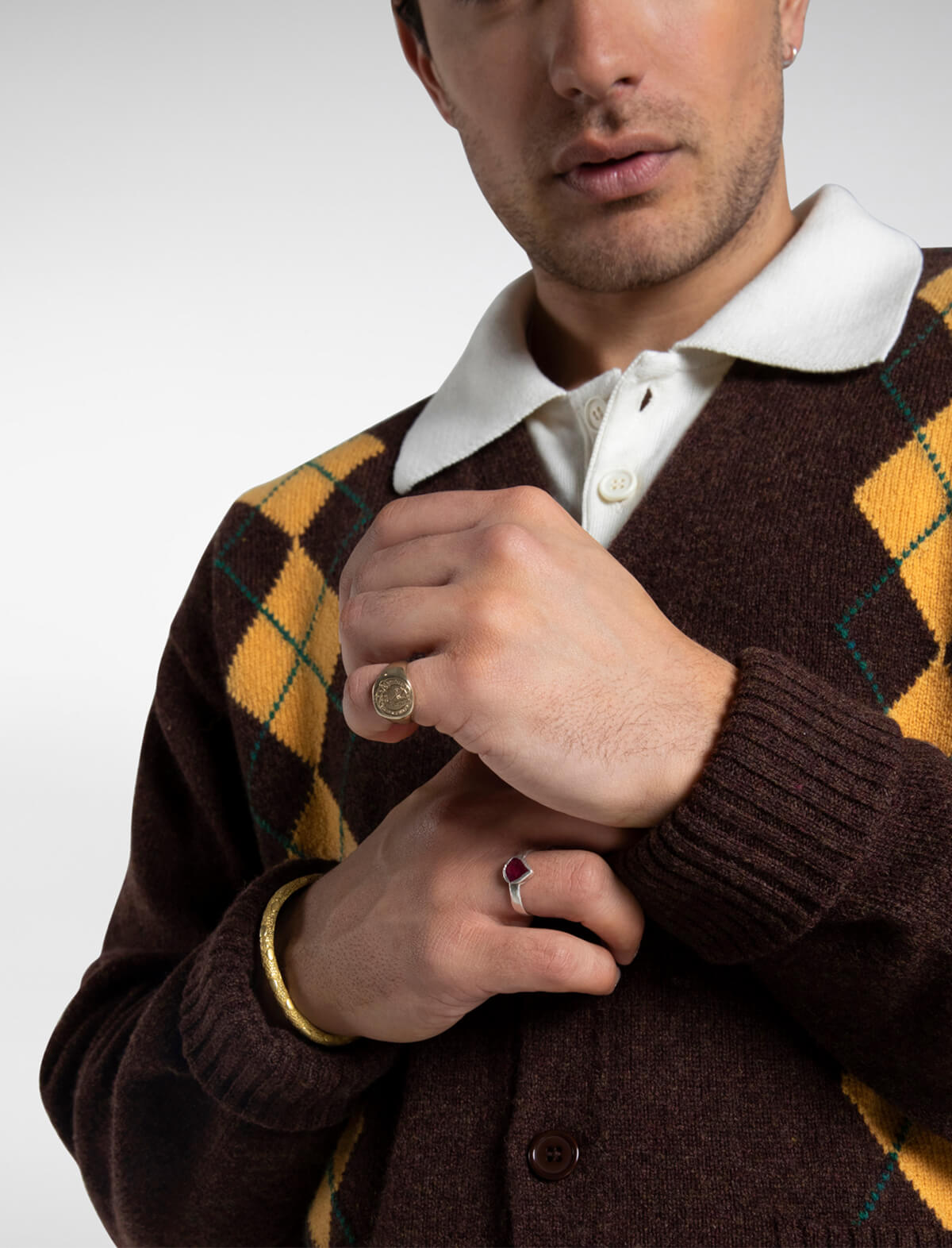 MANORS GOLF Striped Argyle Cardigan in Brown/Gold