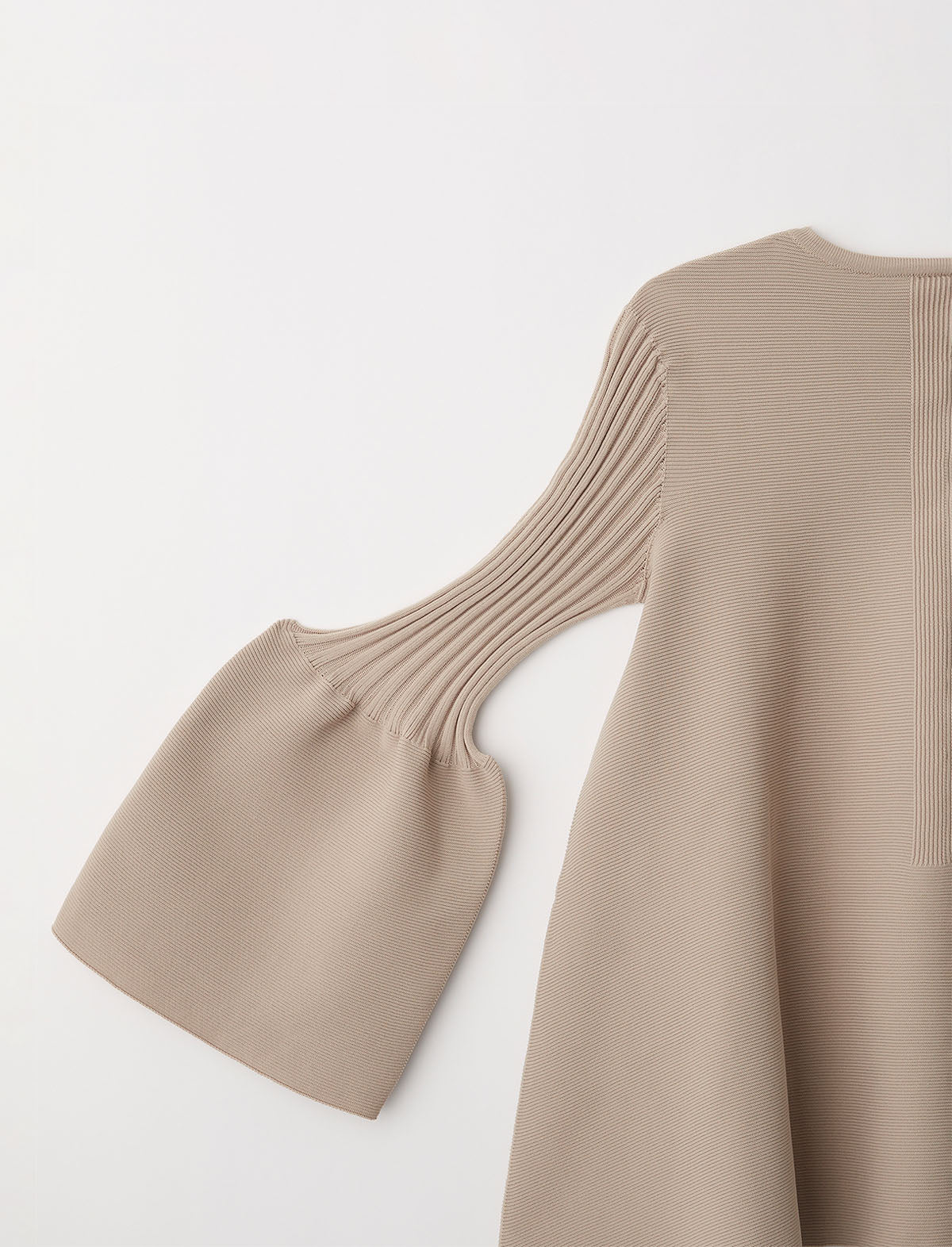 CFCL Pottery Top 9 in Beige | CLOSET Singapore