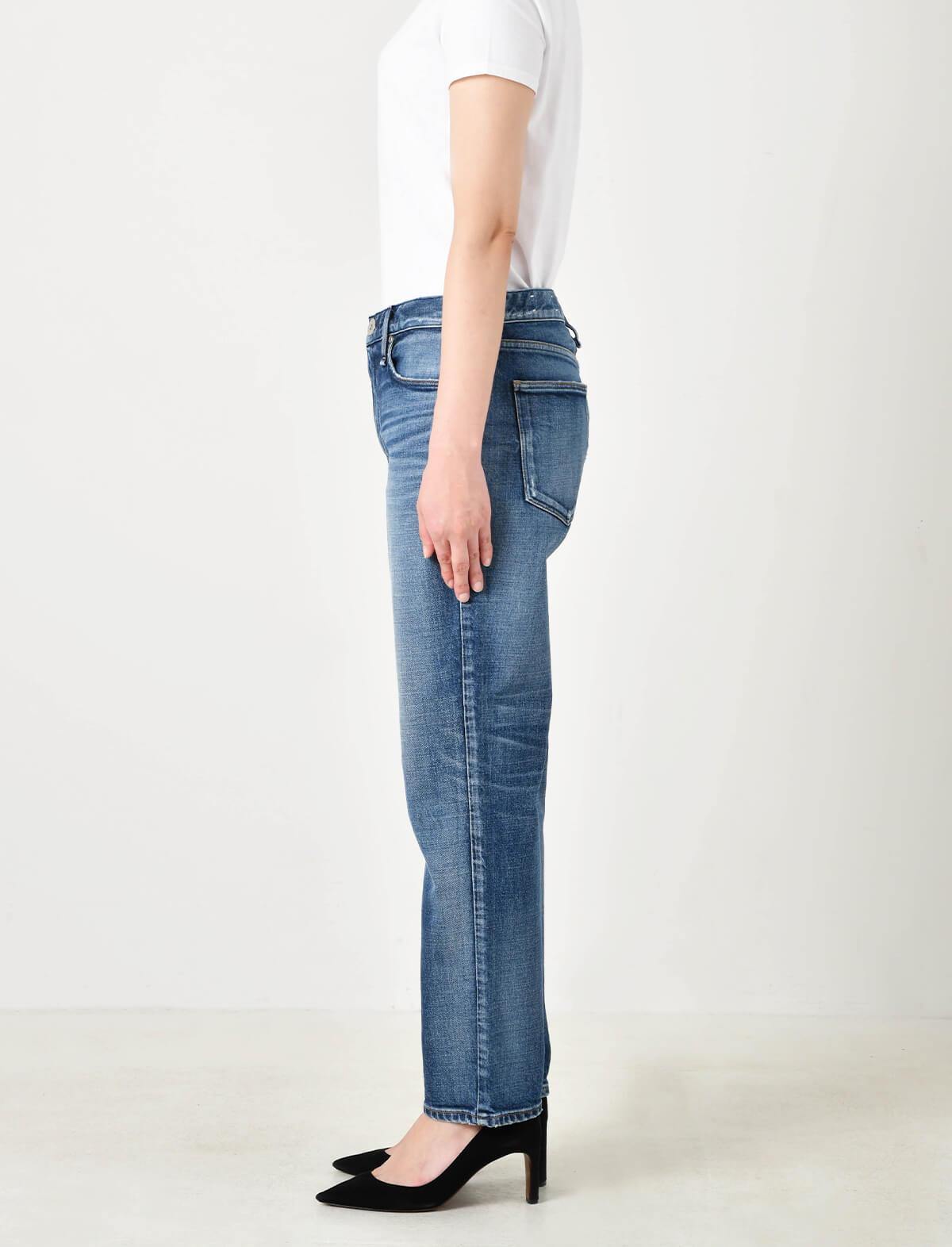 UPPER HIGHTS The Girl Midrise Relaxed Tapered Jeans in Moon | CLOSET Singapore