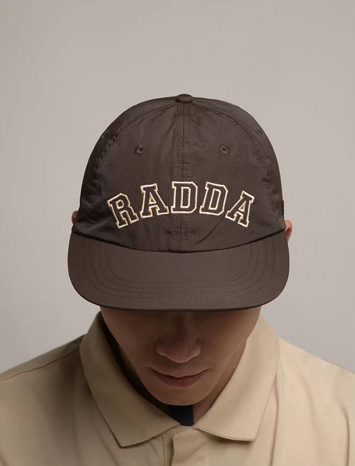 RADDA GOLF Akira Nylon Hat in Cocoa