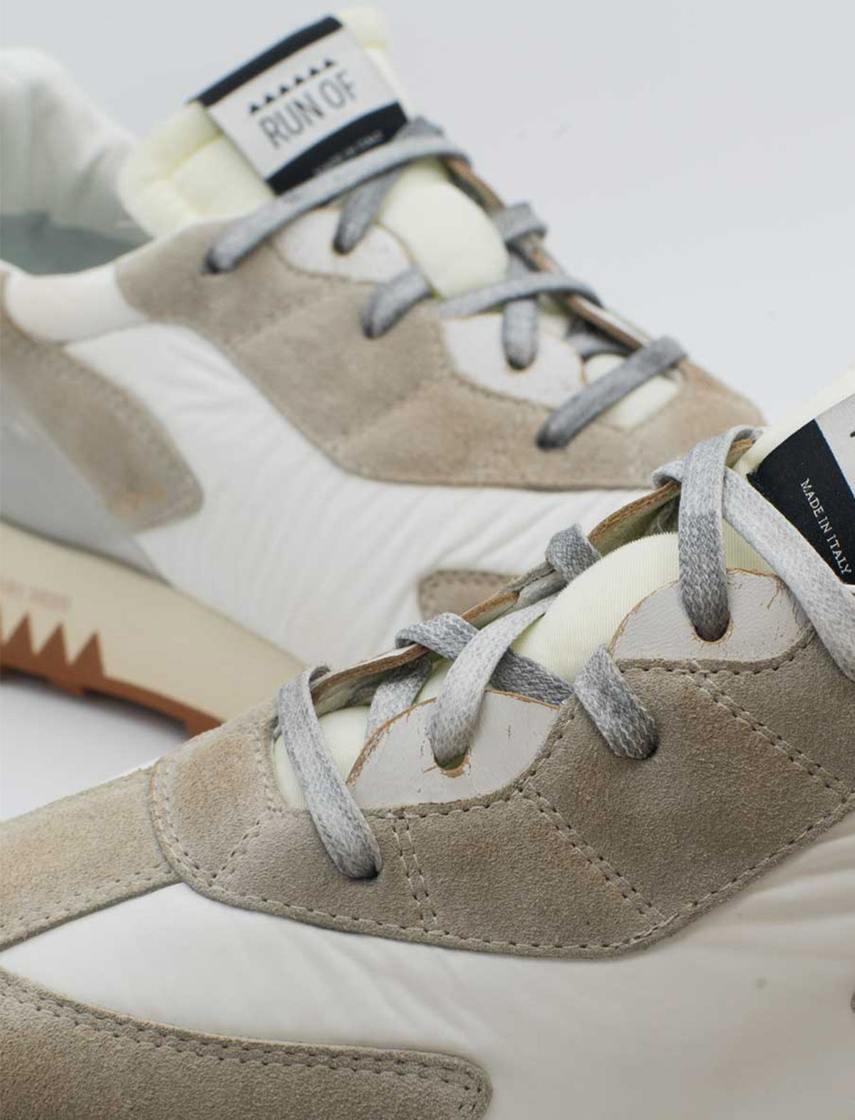 RUN OF Vintage Bodrum Sneakers in White